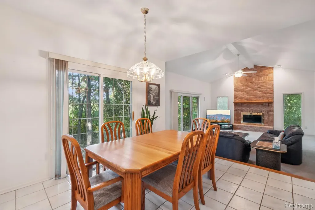 8110 High Point Trail White Lake Charter Township MI 48386