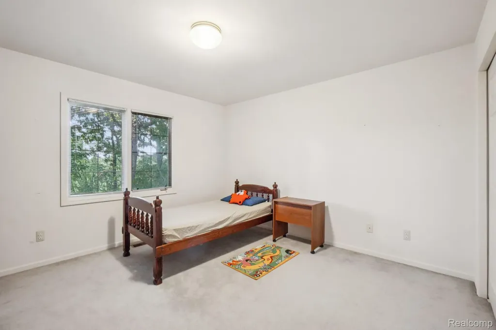 8110 High Point Trail White Lake Charter Township MI 48386