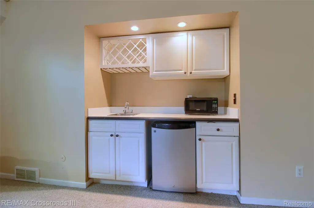 28503 Margaret Lane Huron Charter Township MI 48164