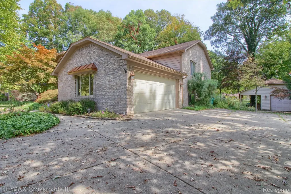 28503 Margaret Lane Huron Charter Township MI 48164