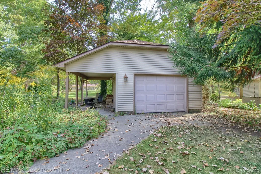 28503 Margaret Lane Huron Charter Township MI 48164