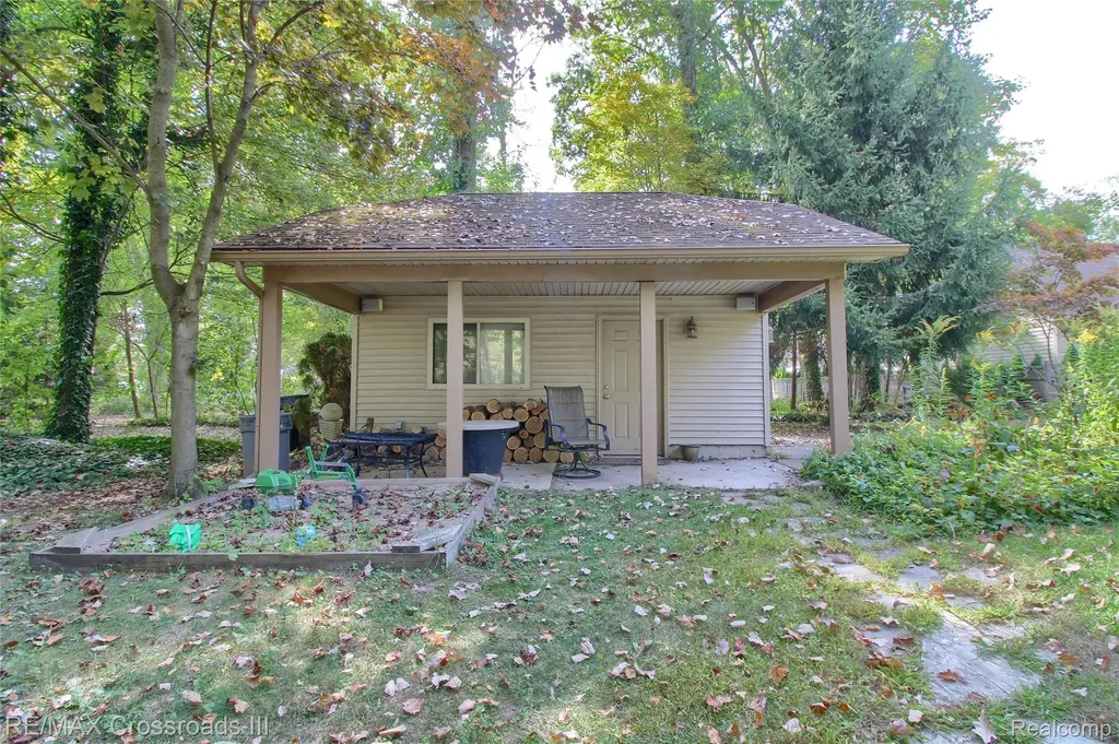 28503 Margaret Lane Huron Charter Township MI 48164