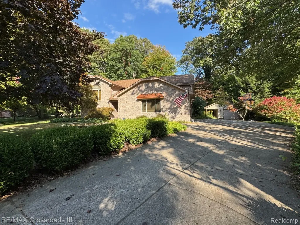 28503 Margaret Lane Huron Charter Township MI 48164