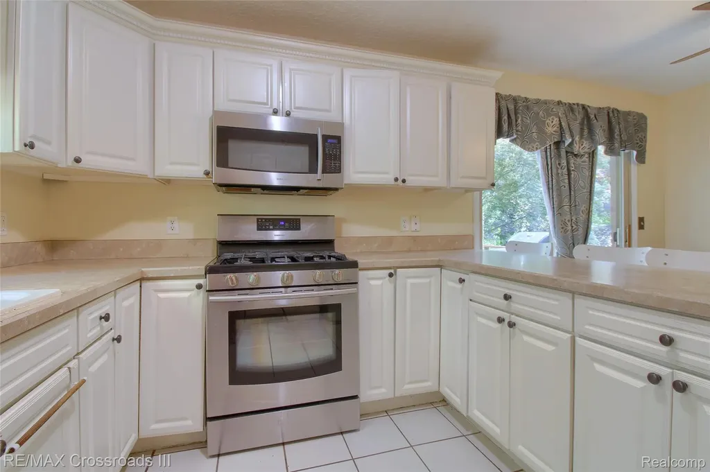 28503 Margaret Lane Huron Charter Township MI 48164