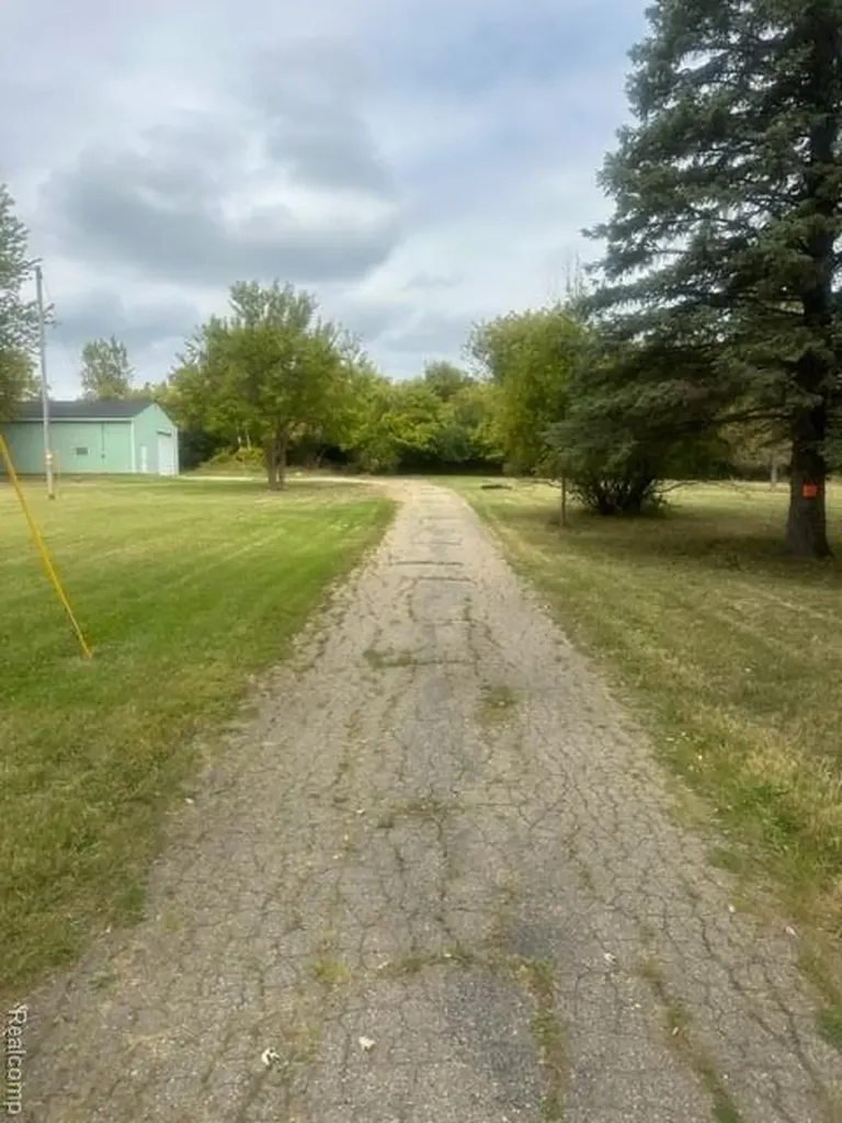 3.9 Acres W Court Street Flint City MI 48532