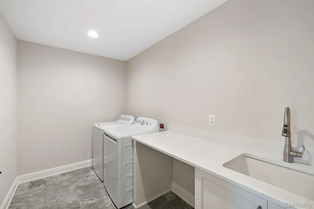2166 Heidi Drive Addison Township MI 48370