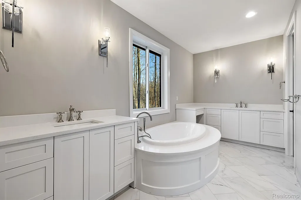 2280 Heidi Drive Addison Township MI 48370