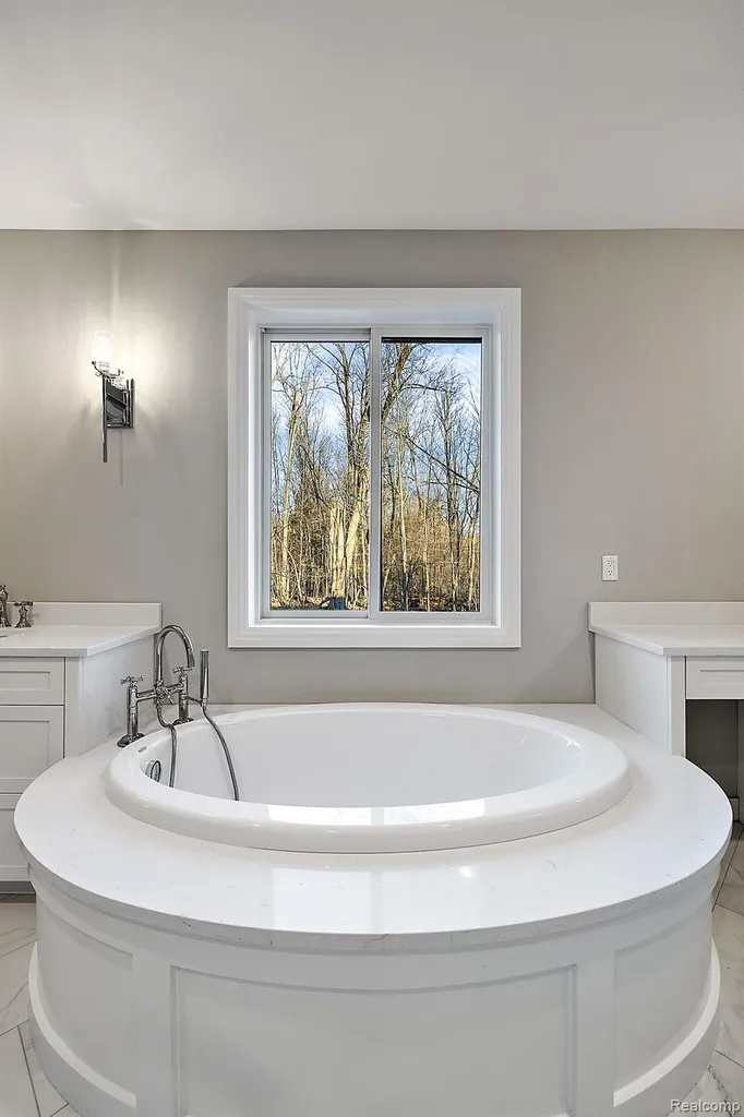 2280 Heidi Drive Addison Township MI 48370