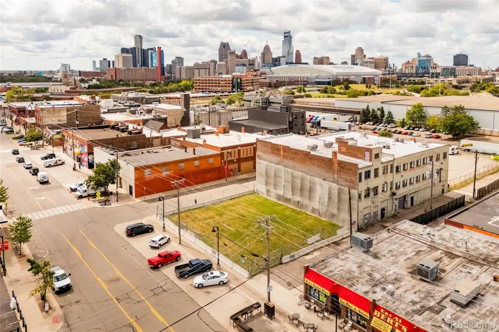 2701 Russell Street Detroit City MI 48207