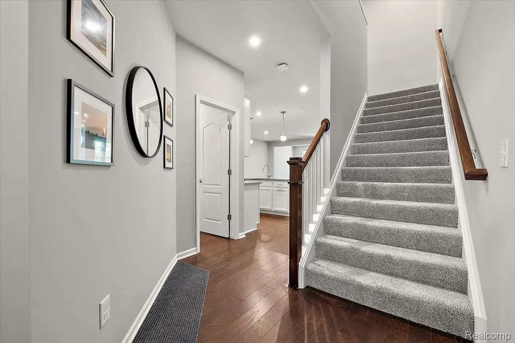780 Peppermint Drive Rochester Hills City MI 48307