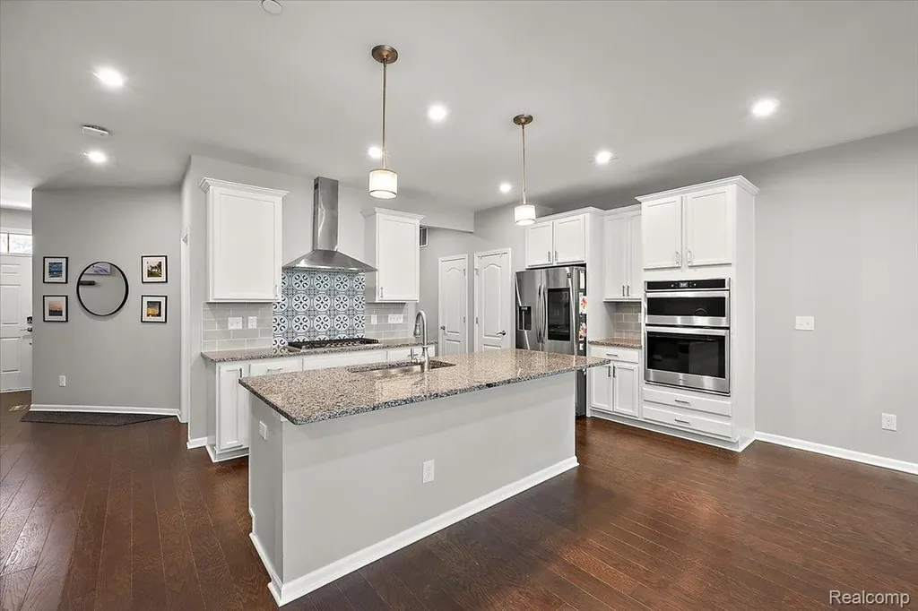780 Peppermint Drive Rochester Hills City MI 48307