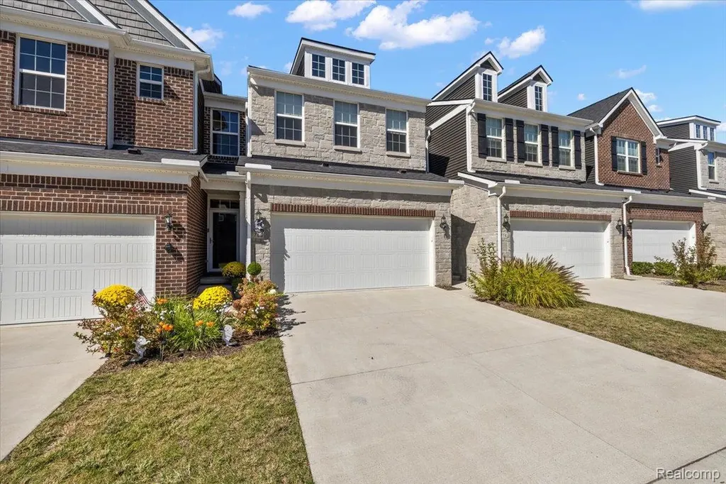780 Peppermint Drive Rochester Hills City MI 48307