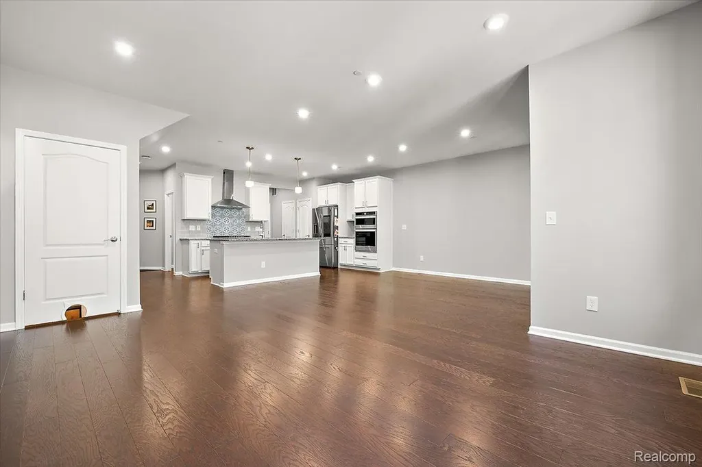 780 Peppermint Drive Rochester Hills City MI 48307