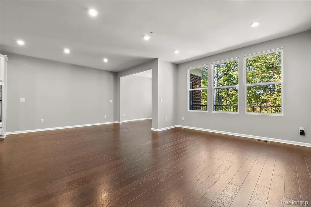 780 Peppermint Drive Rochester Hills City MI 48307