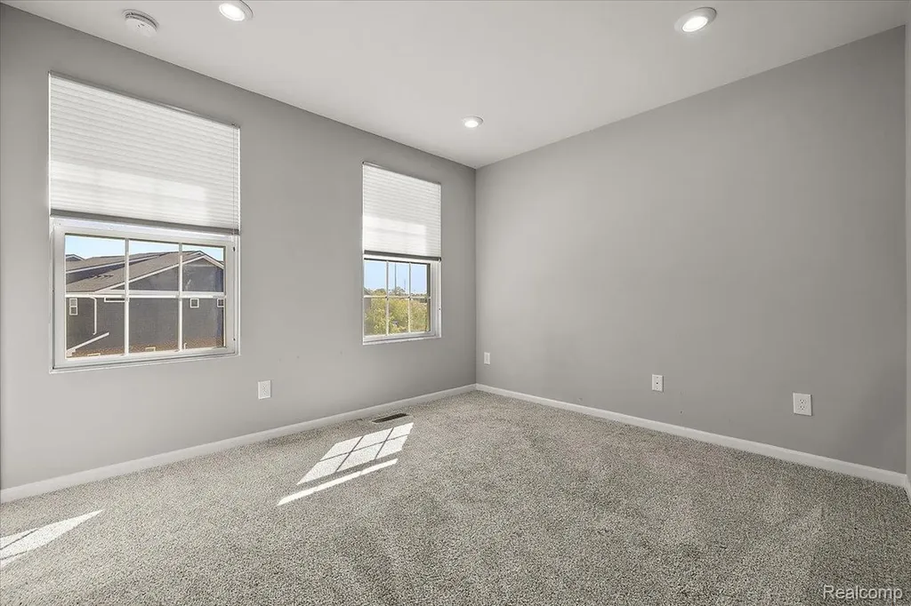 780 Peppermint Drive Rochester Hills City MI 48307