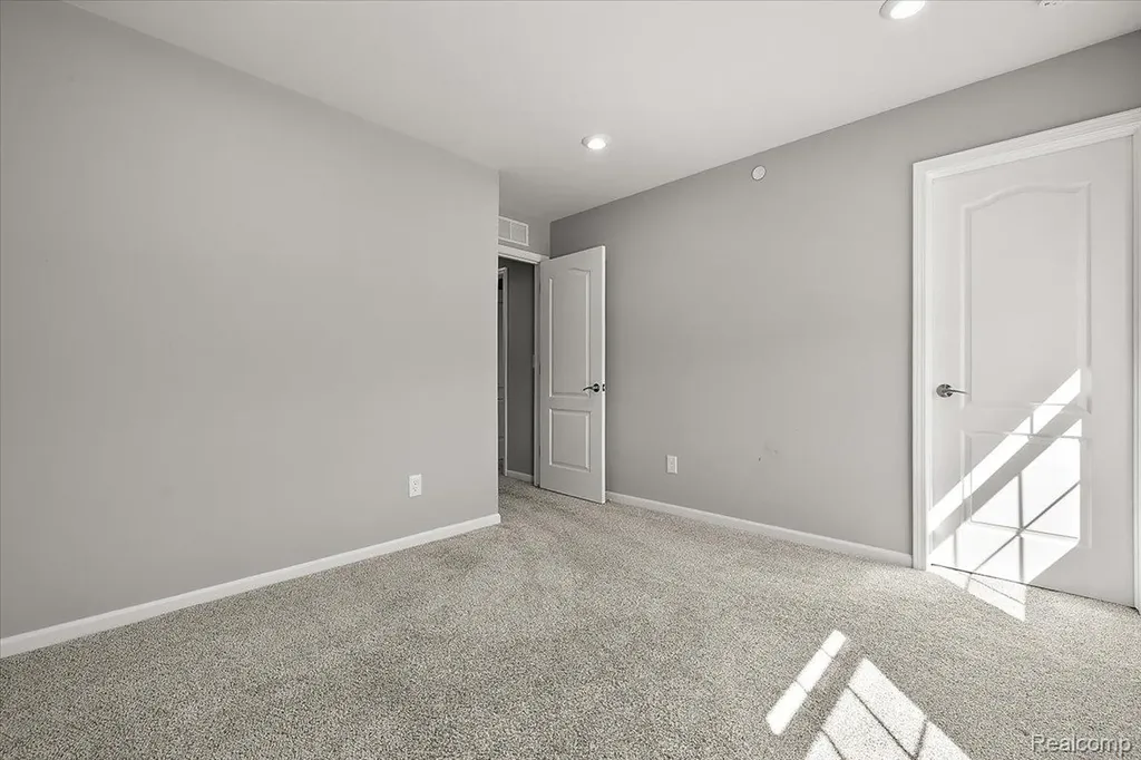 780 Peppermint Drive Rochester Hills City MI 48307