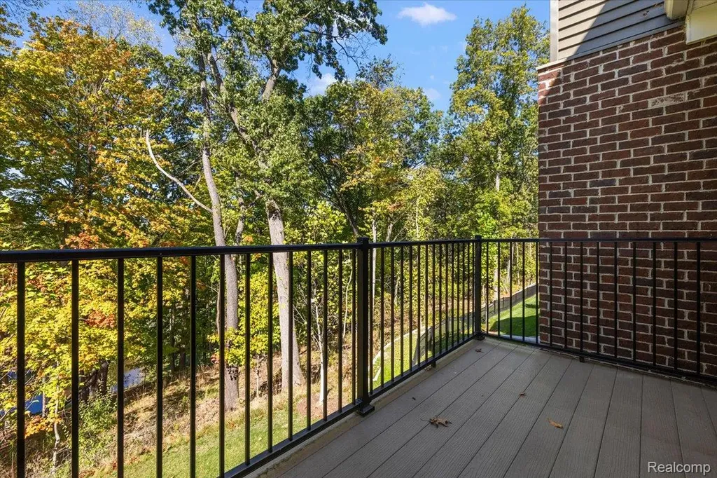 780 Peppermint Drive Rochester Hills City MI 48307
