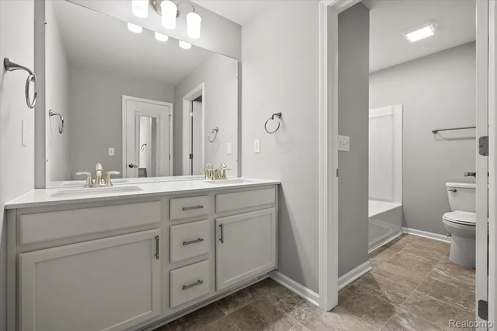 780 Peppermint Drive Rochester Hills City MI 48307