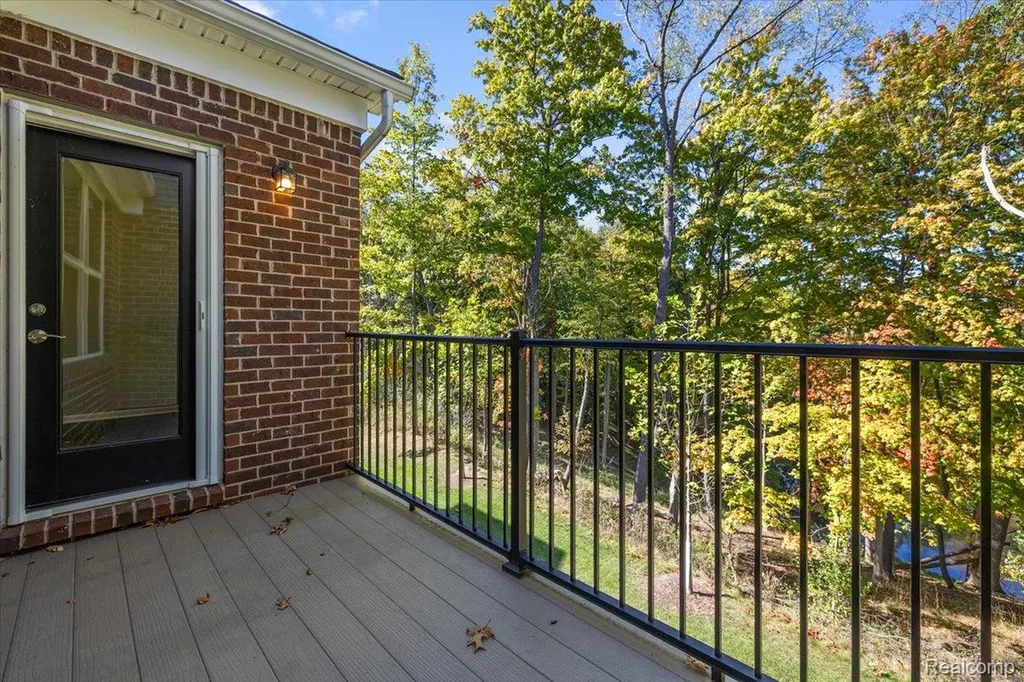 780 Peppermint Drive Rochester Hills City MI 48307
