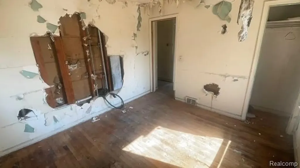 13042 Evanston Street Detroit City MI 48213