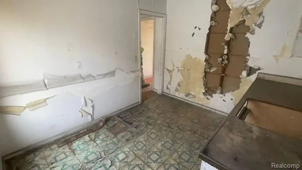13042 Evanston Street Detroit City MI 48213