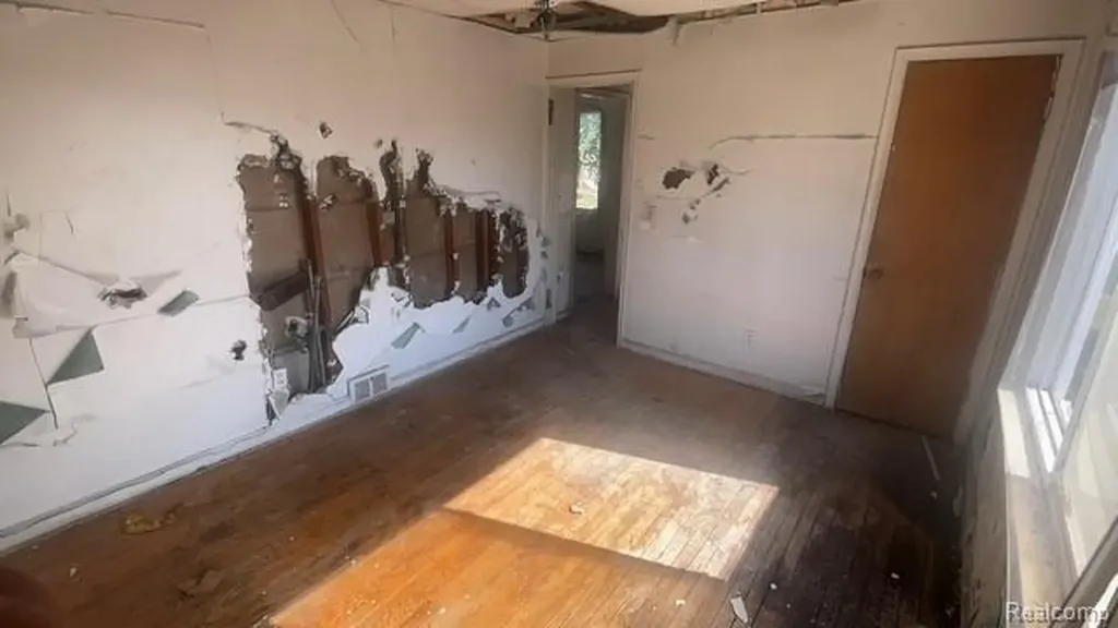 13042 Evanston Street Detroit City MI 48213