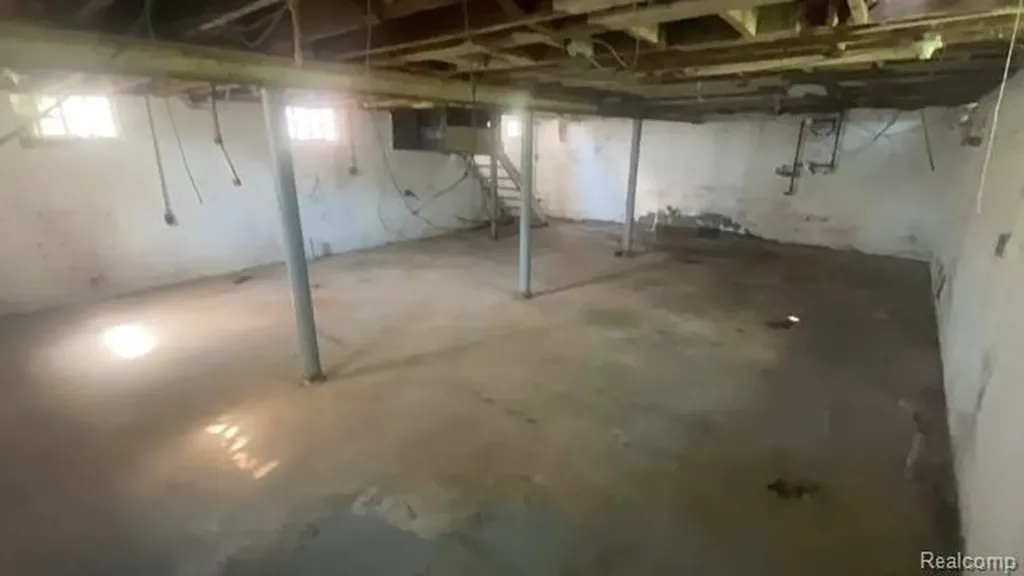 13042 Evanston Street Detroit City MI 48213