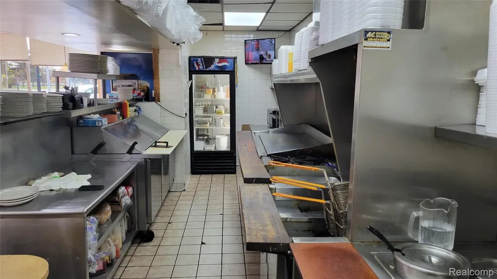 20804 Plymouth Road Detroit City MI 48228
