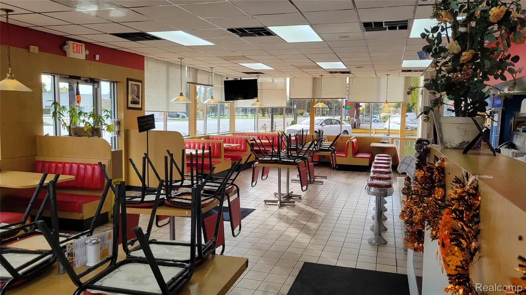 20804 Plymouth Road Detroit City MI 48228