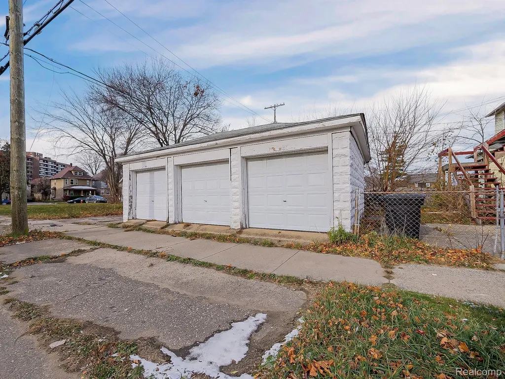 5303 Iroquois Street Detroit City MI 48213