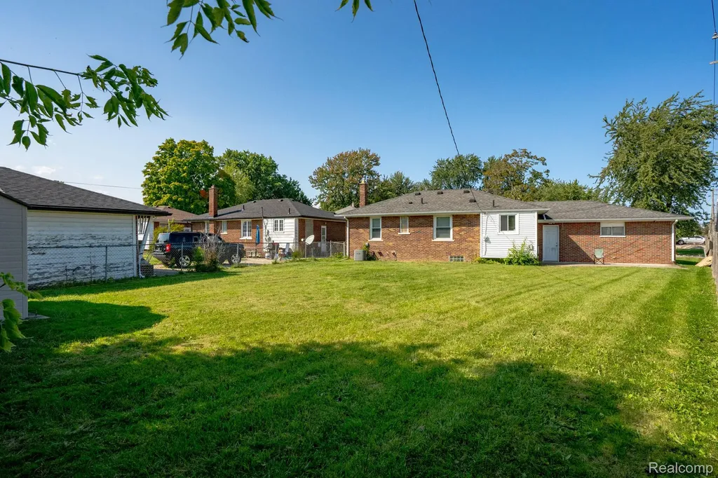 21258 Bon Brae Street St. Clair Shores City MI 48081