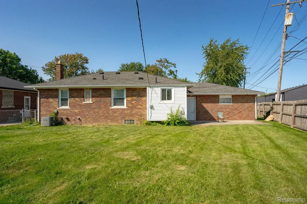 21258 Bon Brae Street St. Clair Shores City MI 48081