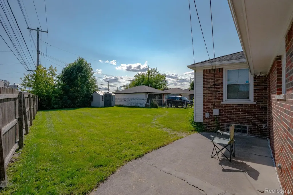 21258 Bon Brae Street St. Clair Shores City MI 48081
