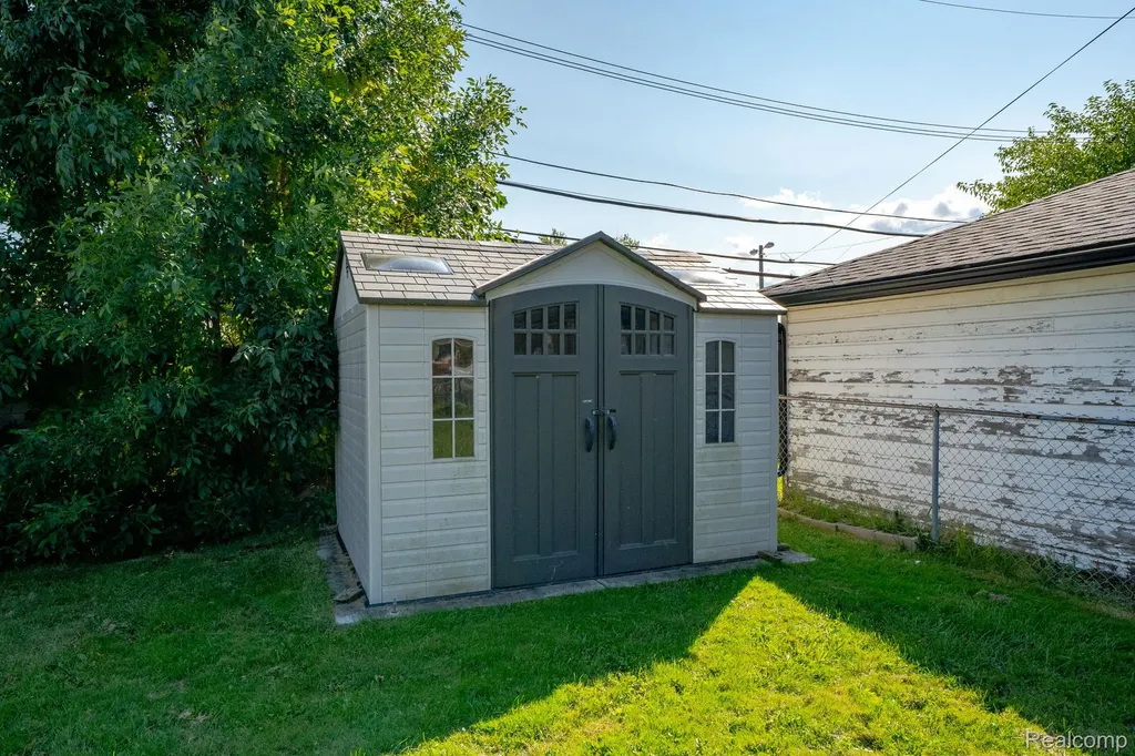 21258 Bon Brae Street St. Clair Shores City MI 48081