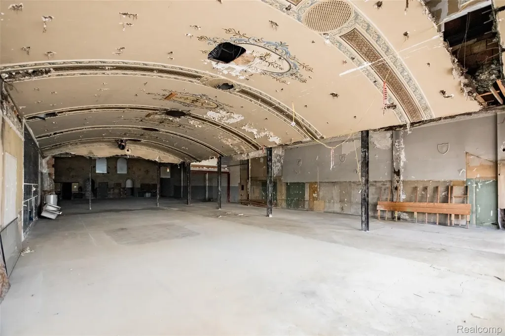 6532 Woodward Avenue Detroit City MI 48202