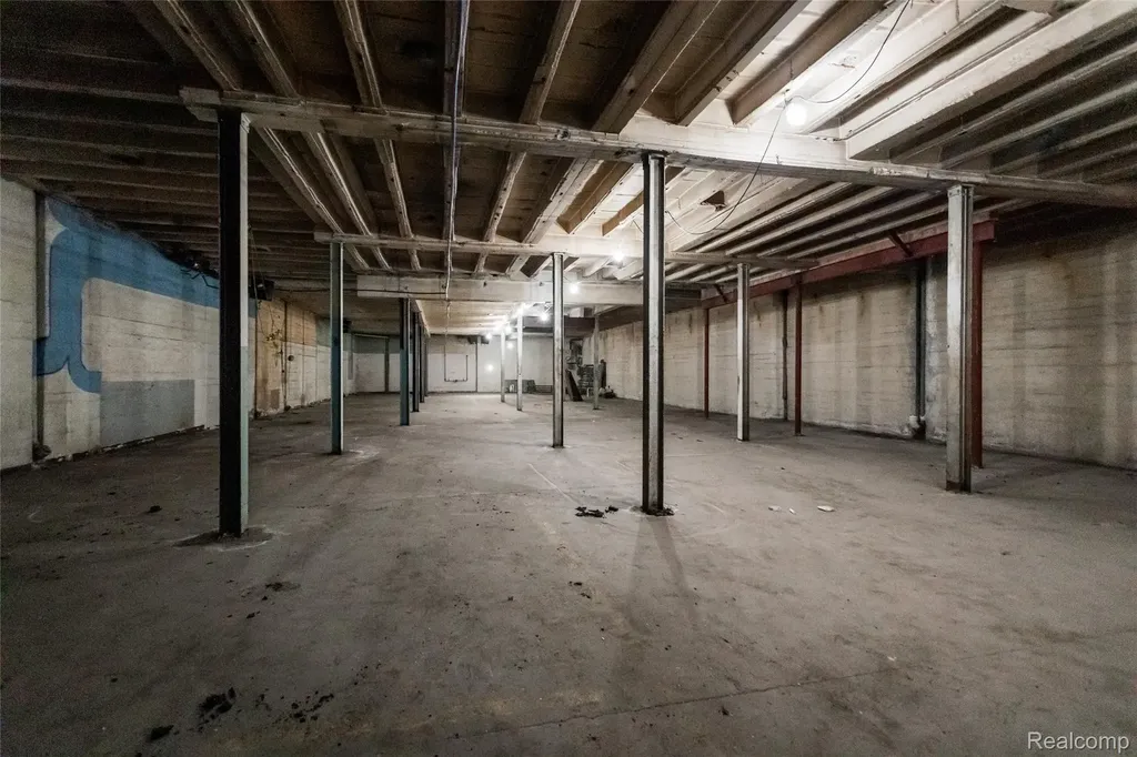 6532 Woodward Avenue Detroit City MI 48202