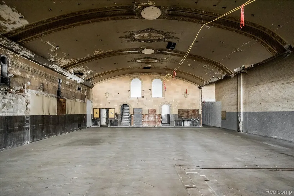 6532 Woodward Avenue Detroit City MI 48202