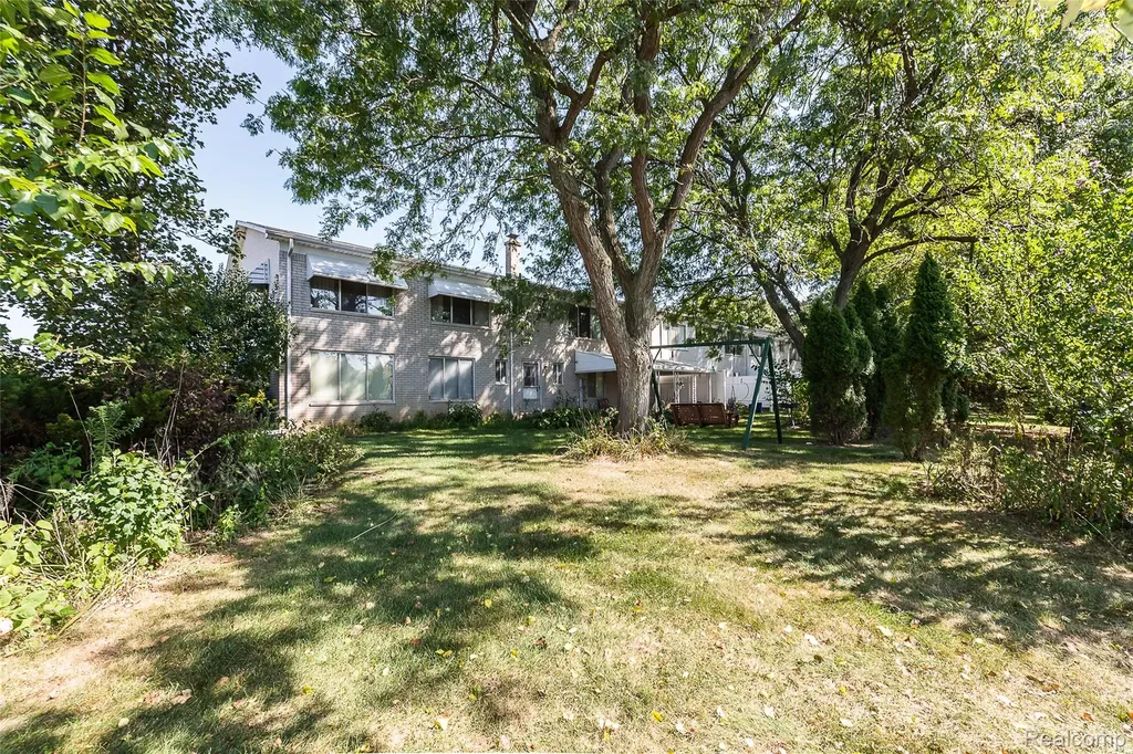5959 Alan Drive Brighton Township MI 48116
