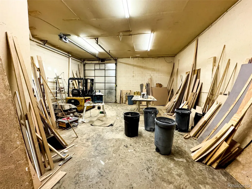 16745 Dixie Highway Groveland Township MI 48350