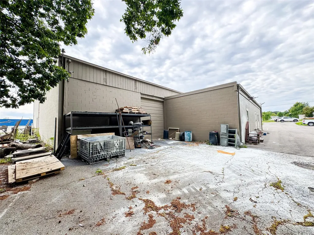 16745 Dixie Highway Groveland Township MI 48350