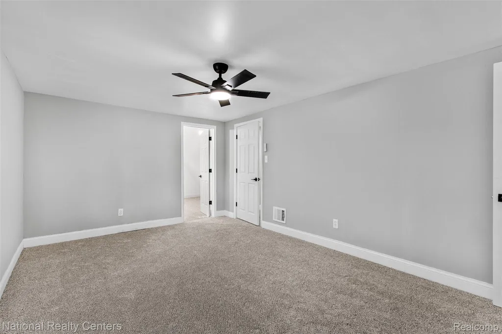 15460 Auburn Street Detroit City MI 48223