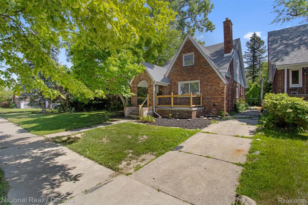 15460 Auburn Street Detroit City MI 48223