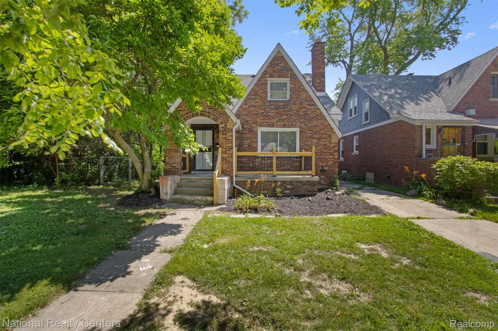 15460 Auburn Street Detroit City MI 48223