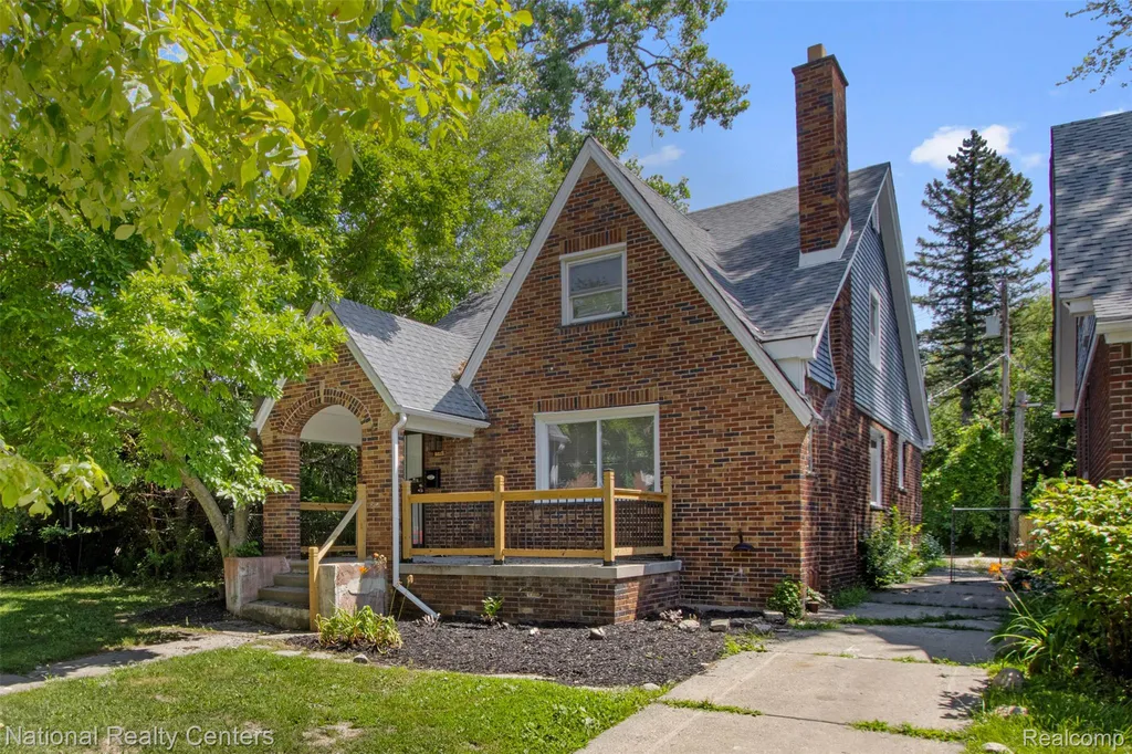 15460 Auburn Street Detroit City MI 48223