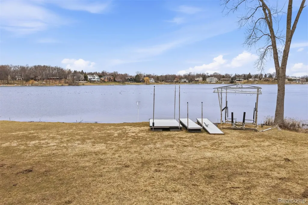 2954 Long Ridge Court West Bloomfield Charter Township MI 48323