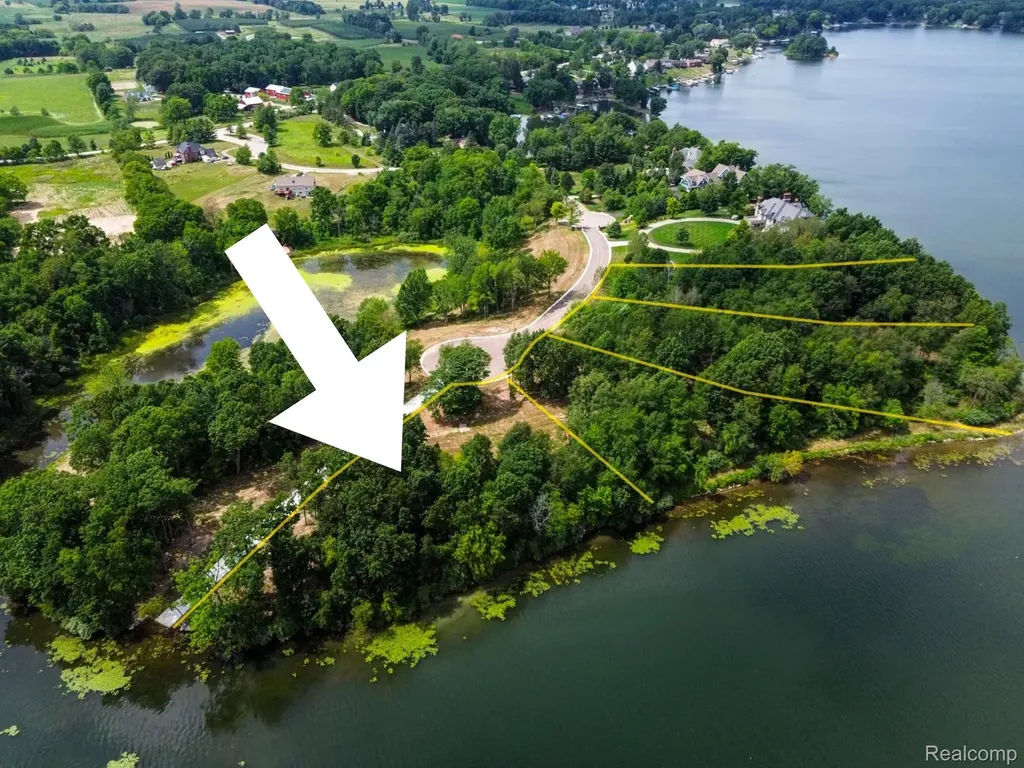 005 Lakeshore Drive Goodrich Village MI 48438