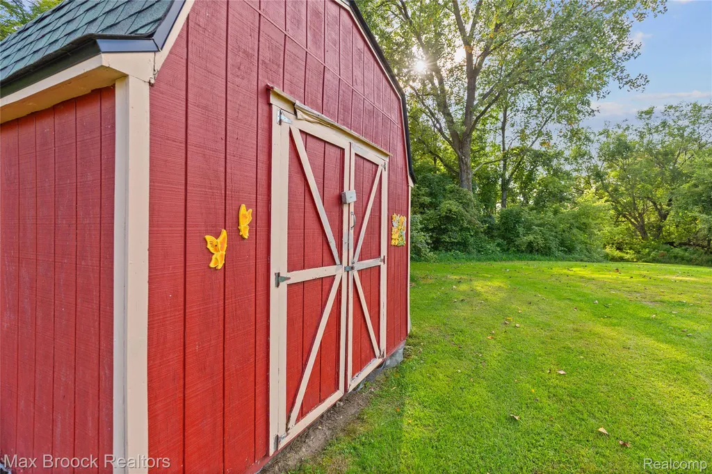 4700 Stanley Road Columbiaville Village MI 48421