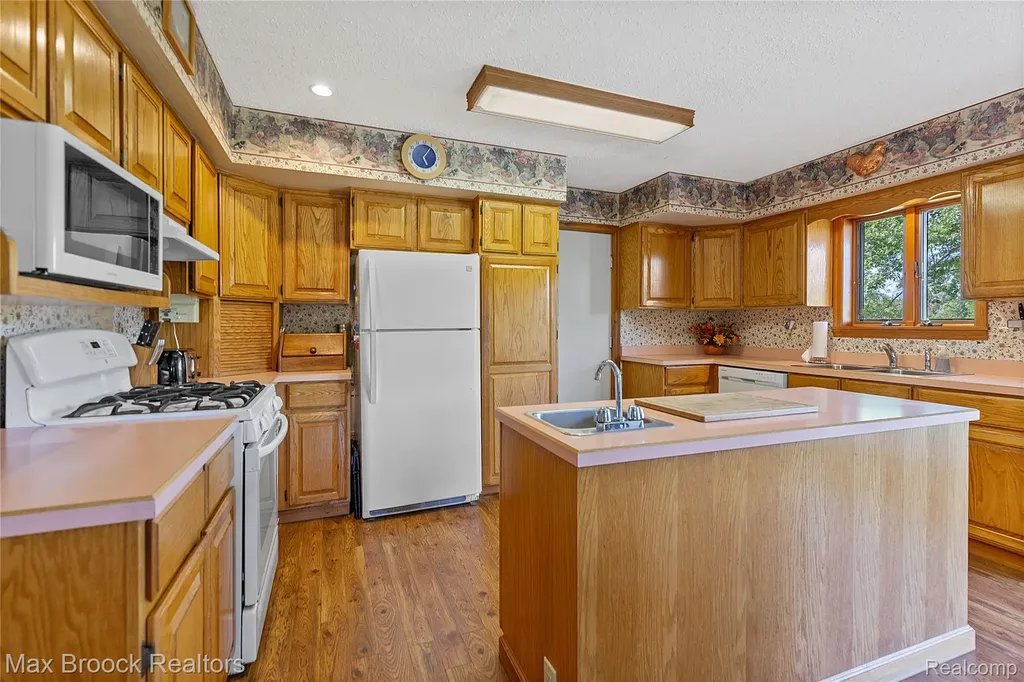 4700 Stanley Road Columbiaville Village MI 48421
