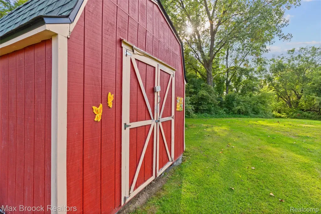 4700 Stanley Road Columbiaville Village MI 48421