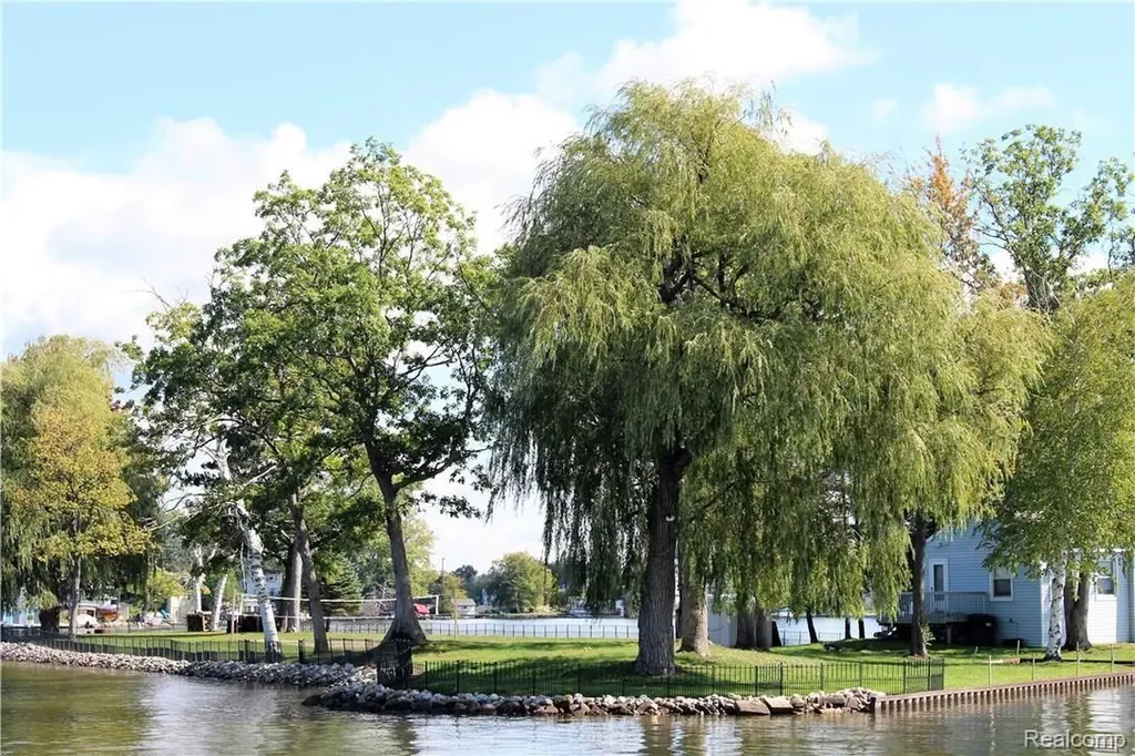 752 Preston Island Orion Charter Township MI 48362